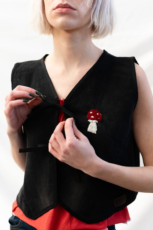 Mushroom Vest Black