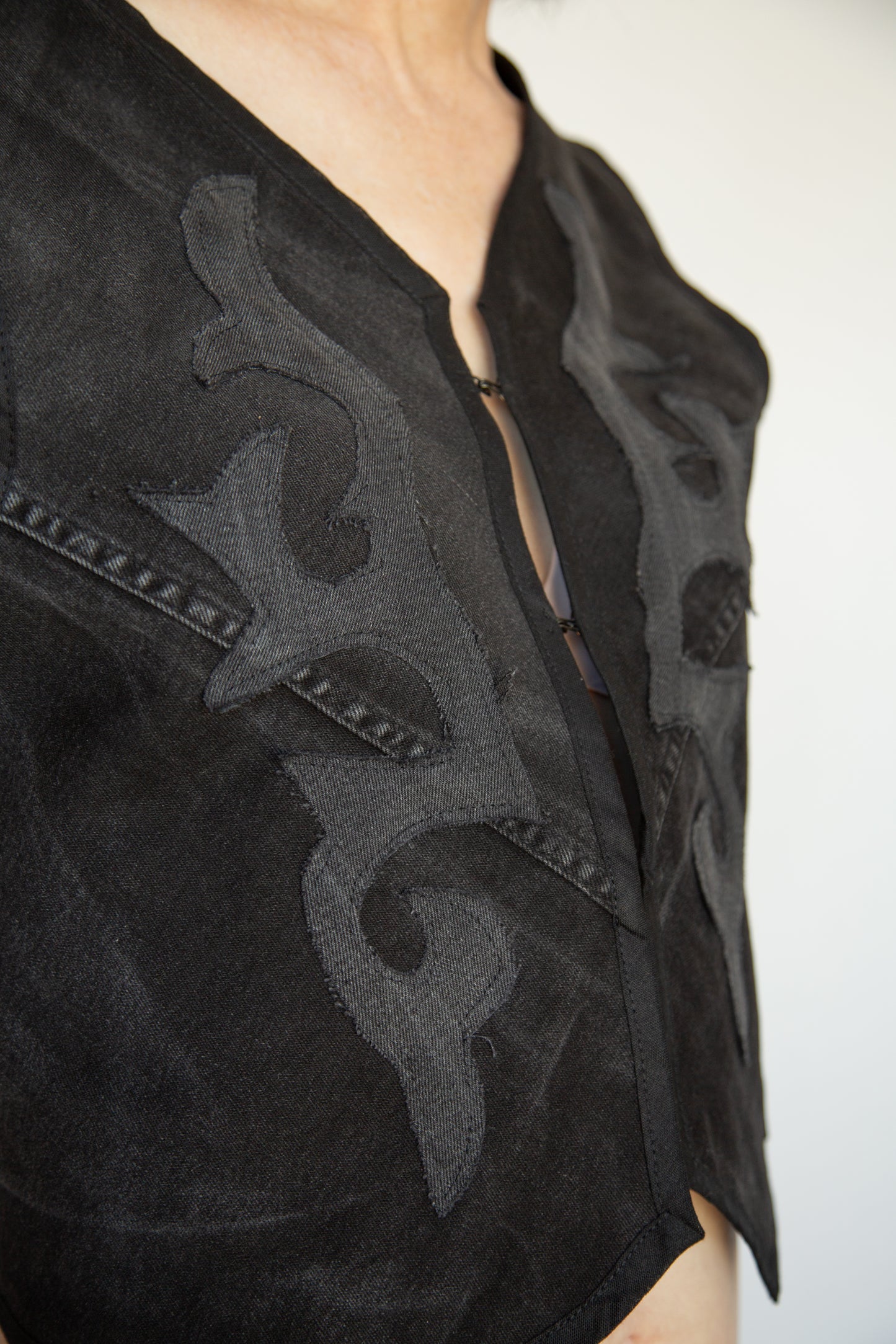 Cassidy Vest Black